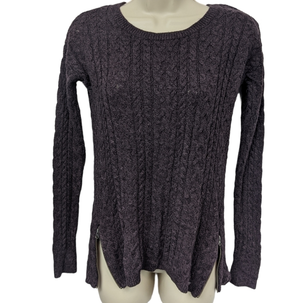 AE Crew Neck Sweater w/ Zipper Detail Sz M